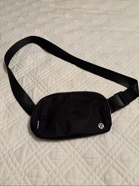 lululemon athletica Black Waist Pack with Adjustable Strap used once!